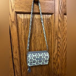 Vera Bradley - All In One Cross Body Bag - Green/Grey [Nomadic Blossoms]